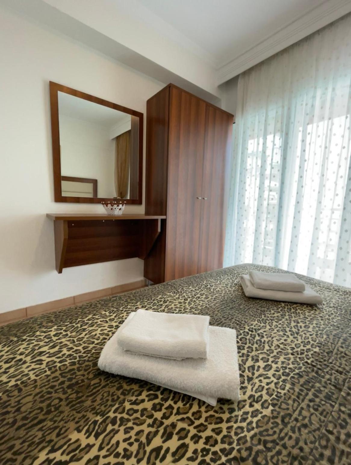 Maria Apartments Paralia Dionysiou Esterno foto